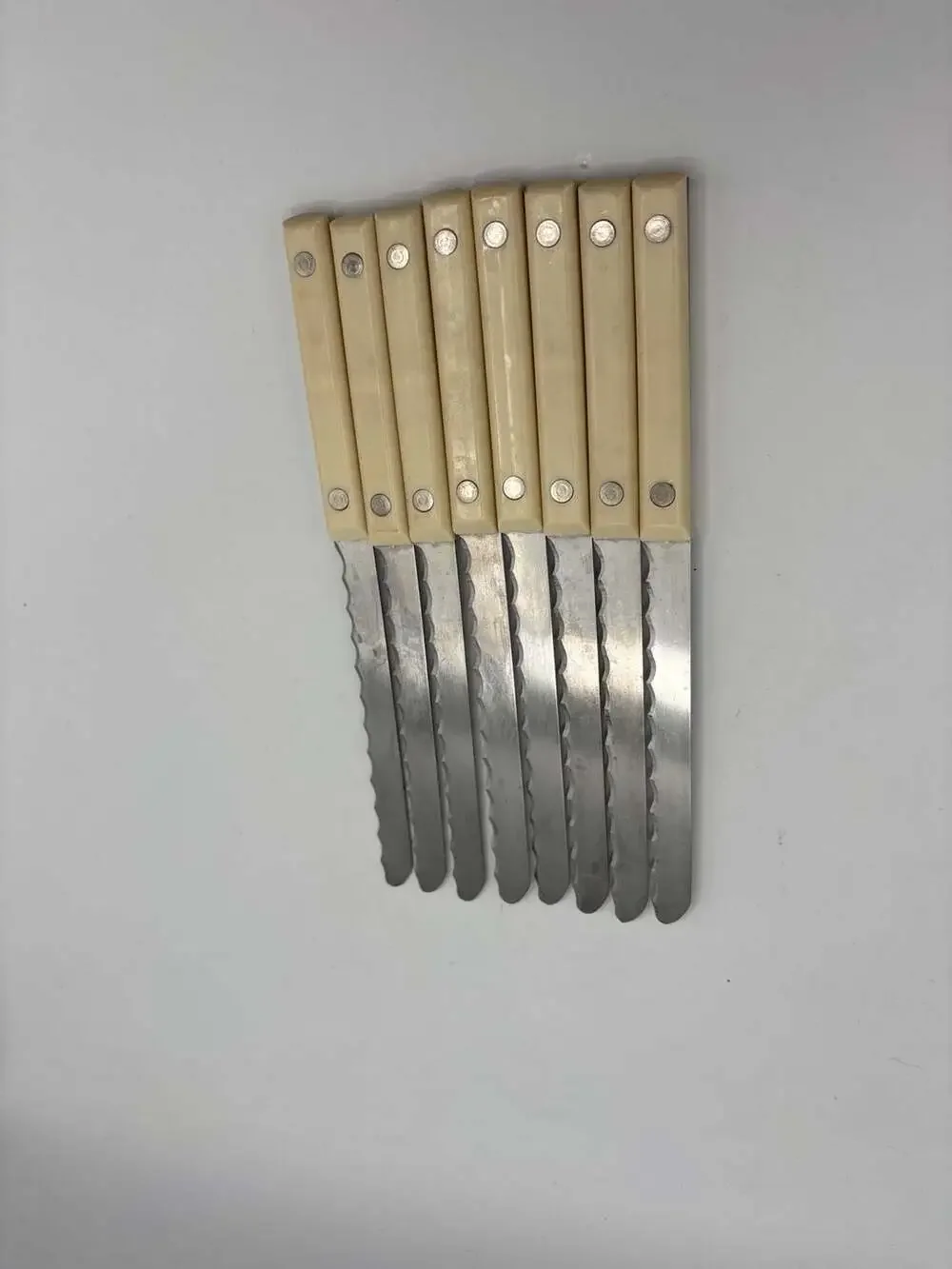 Vintage Simmons Set of 8 Steak Knives with Bakelite Ivory Handles